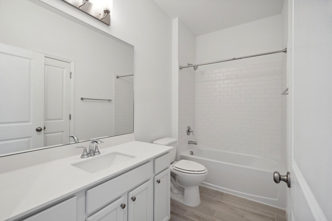 For Sale: $349,995 (2 beds, 2 baths, 1572 Square Feet)