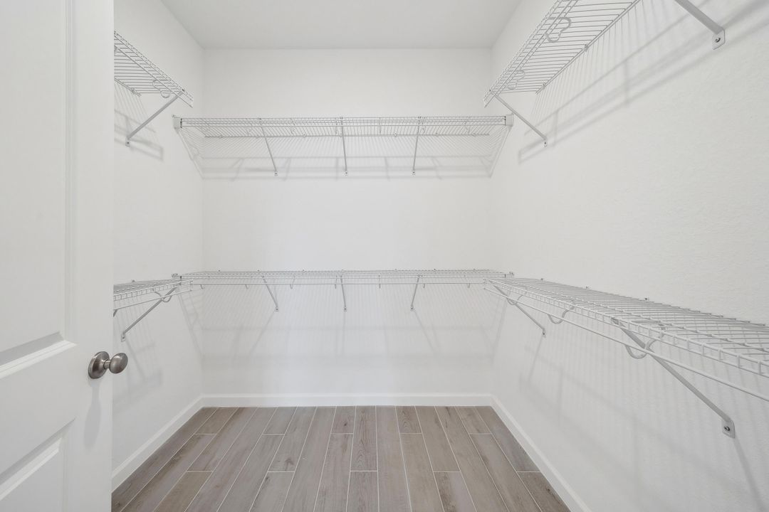 For Sale: $349,995 (2 beds, 2 baths, 1572 Square Feet)