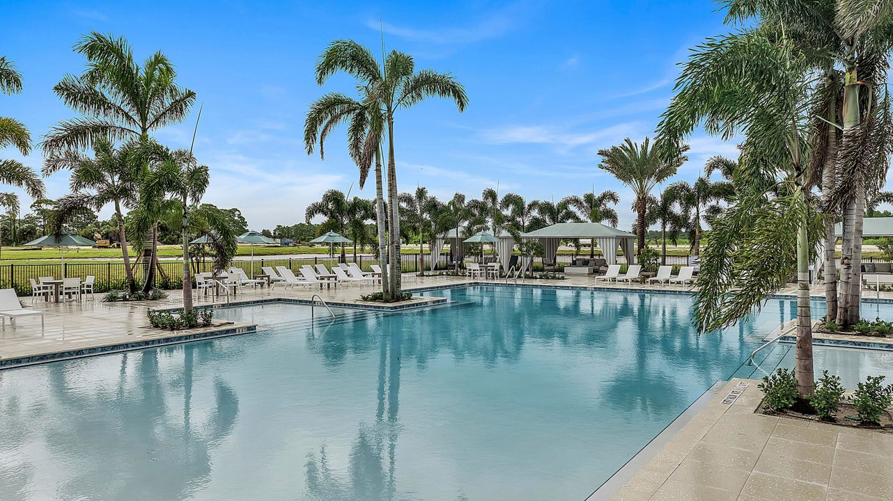 For Sale: $349,995 (2 beds, 2 baths, 1572 Square Feet)