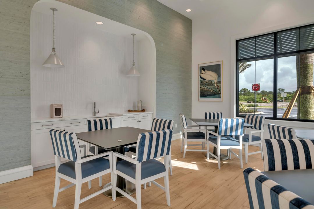 For Sale: $349,995 (2 beds, 2 baths, 1572 Square Feet)