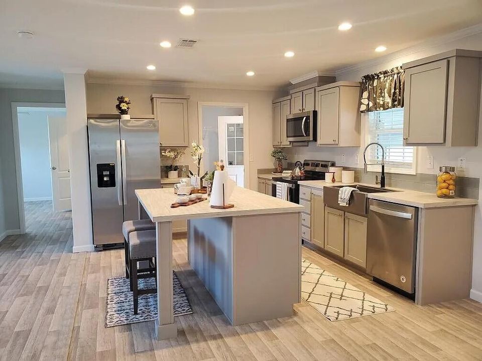 For Sale: $140,000 (4 beds, 2 baths, 1500 Square Feet)