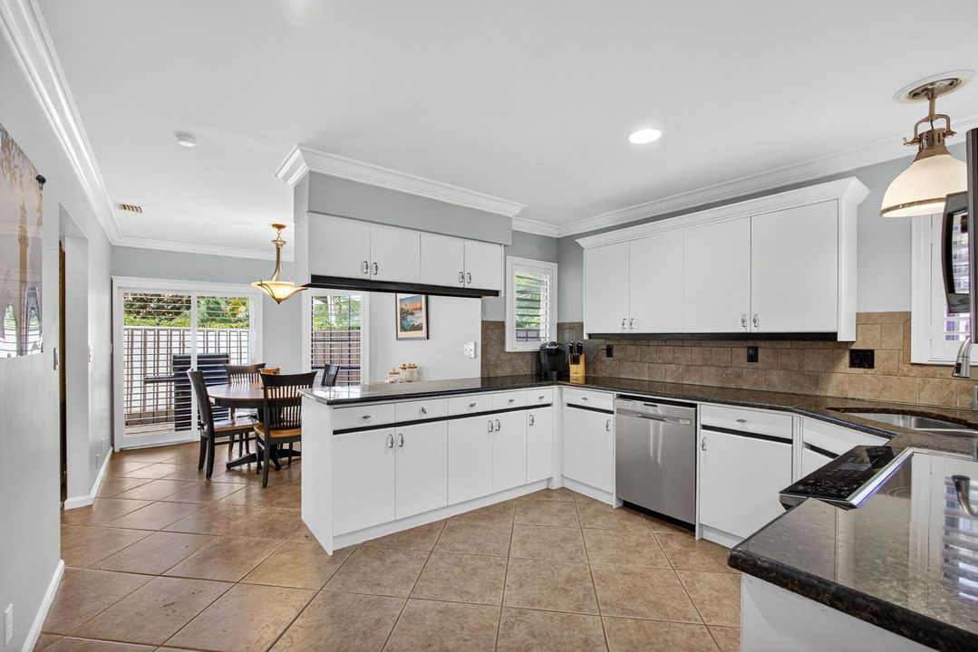 Active With Contract: $679,888 (3 beds, 2 baths, 2364 Square Feet)