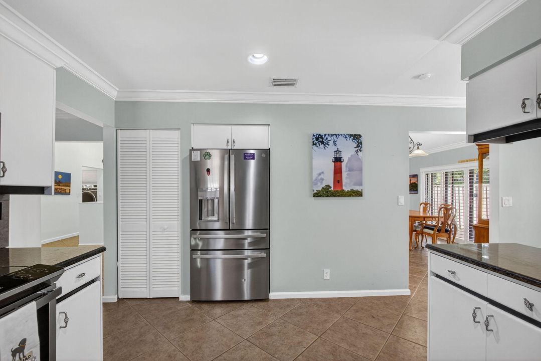 Active With Contract: $679,888 (3 beds, 2 baths, 2364 Square Feet)