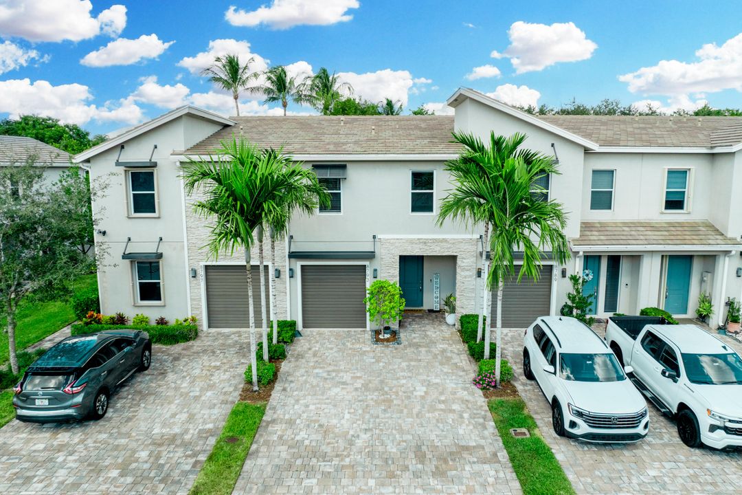 На продажу: $475,000 (3 спален, 2 ванн, 1804 Квадратных фут)