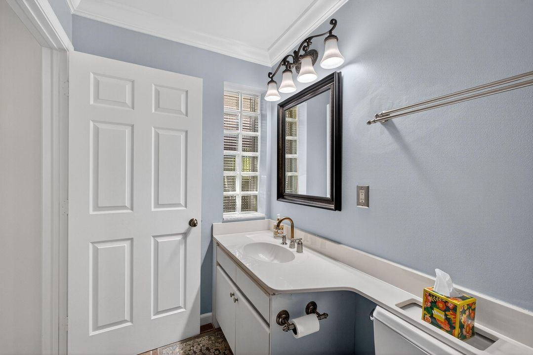 Active With Contract: $679,888 (3 beds, 2 baths, 2364 Square Feet)