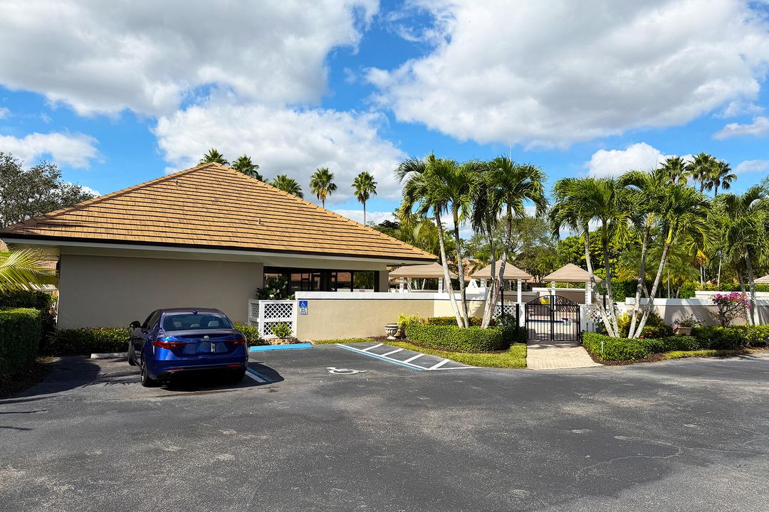 Active With Contract: $679,888 (3 beds, 2 baths, 2364 Square Feet)