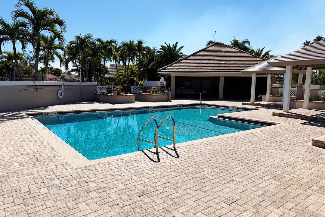 Active With Contract: $679,888 (3 beds, 2 baths, 2364 Square Feet)