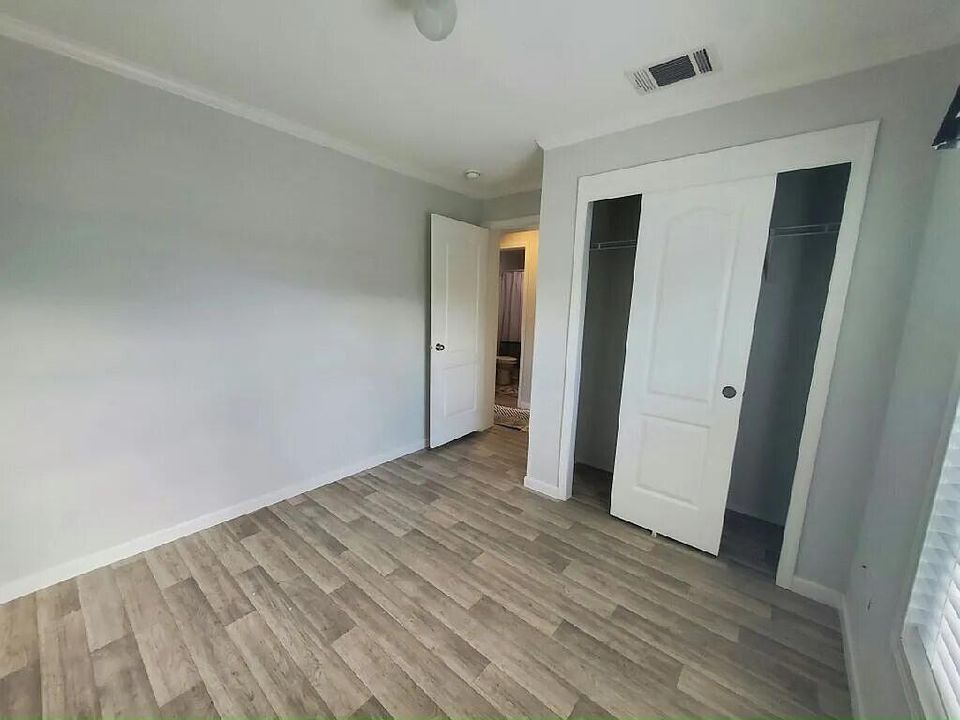 For Sale: $140,000 (4 beds, 2 baths, 1500 Square Feet)