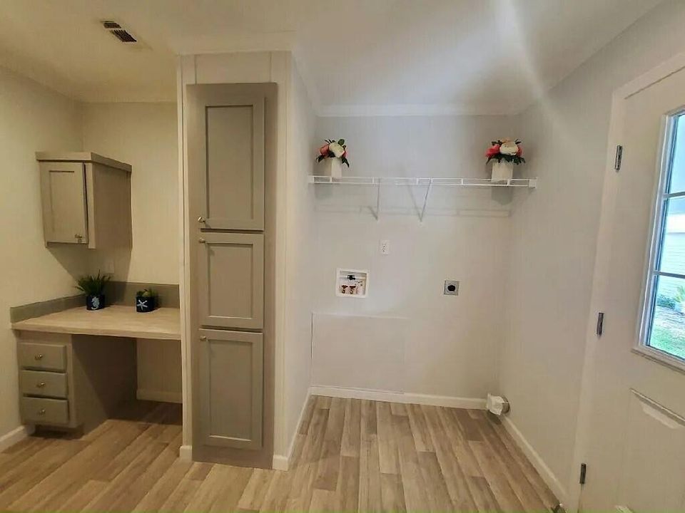 For Sale: $140,000 (4 beds, 2 baths, 1500 Square Feet)