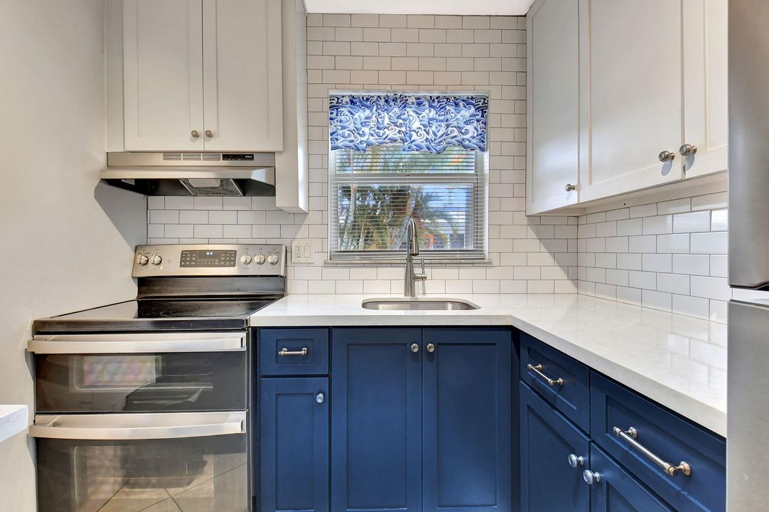 На продажу: $169,900 (2 спален, 2 ванн, 858 Квадратных фут)