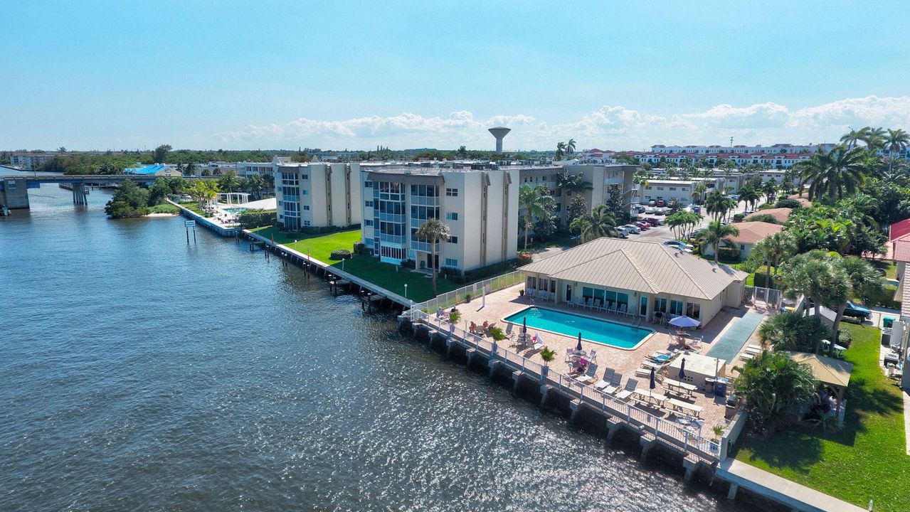 На продажу: $169,900 (2 спален, 2 ванн, 858 Квадратных фут)