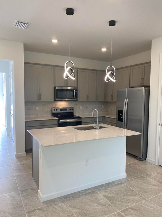 En Renta: $2,850 (3 camas, 2 baños, 1550 Pies cuadrados)