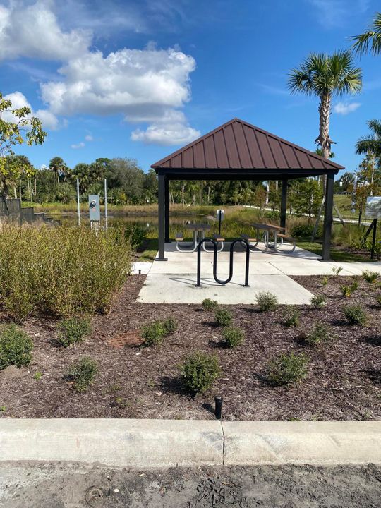 En Renta: $2,850 (3 camas, 2 baños, 1550 Pies cuadrados)