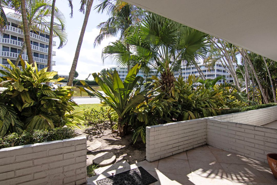 В аренду: $14,000 (2 спален, 2 ванн, 990 Квадратных фут)