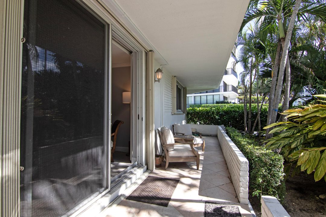 В аренду: $14,000 (2 спален, 2 ванн, 990 Квадратных фут)