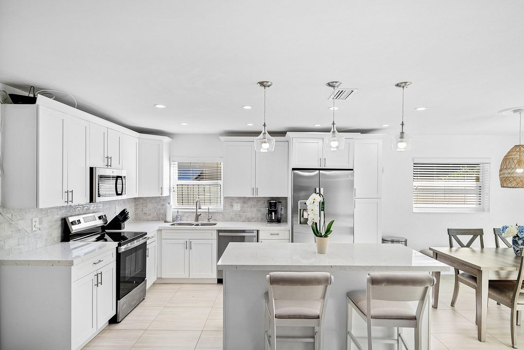 В аренду: $5,900 (3 спален, 2 ванн, 1565 Квадратных фут)