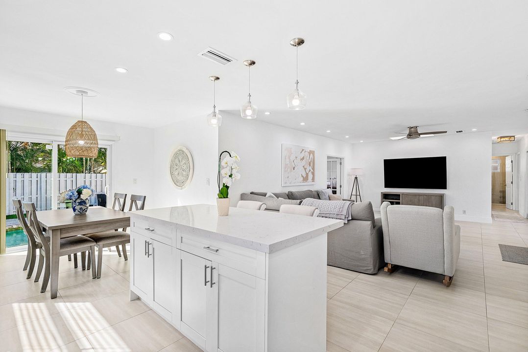 В аренду: $5,900 (3 спален, 2 ванн, 1565 Квадратных фут)