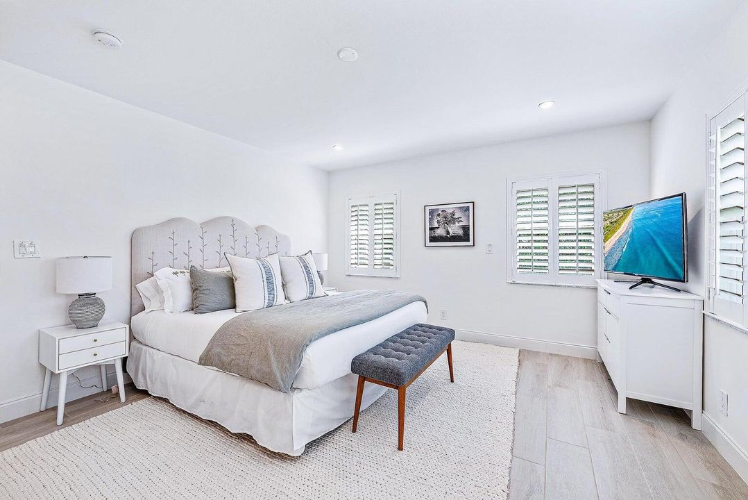 For Rent: $15,000 (3 beds, 3 baths, 2040 Square Feet)