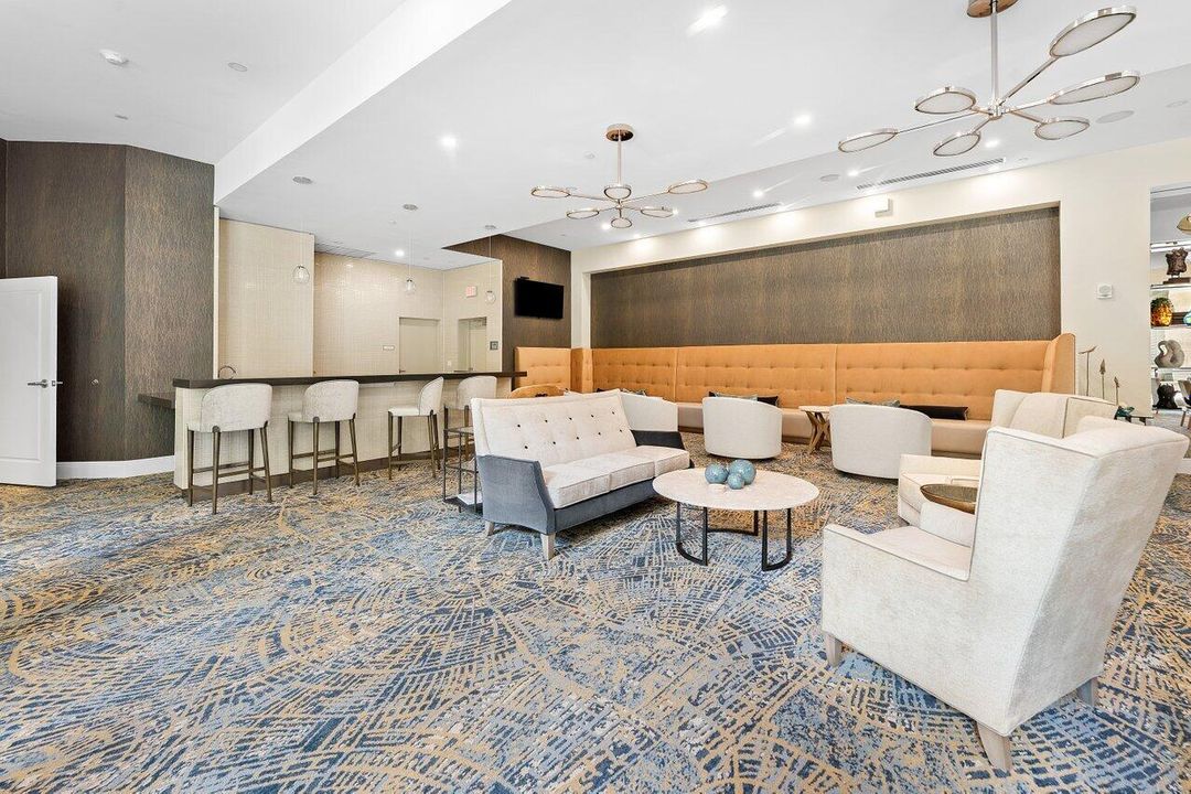 Activo con contrato: $7,900 (2 camas, 2 baños, 1533 Pies cuadrados)