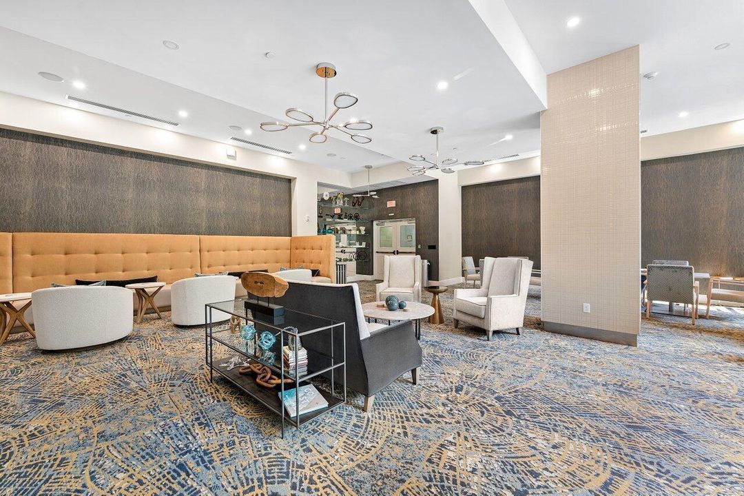 Activo con contrato: $7,900 (2 camas, 2 baños, 1533 Pies cuadrados)