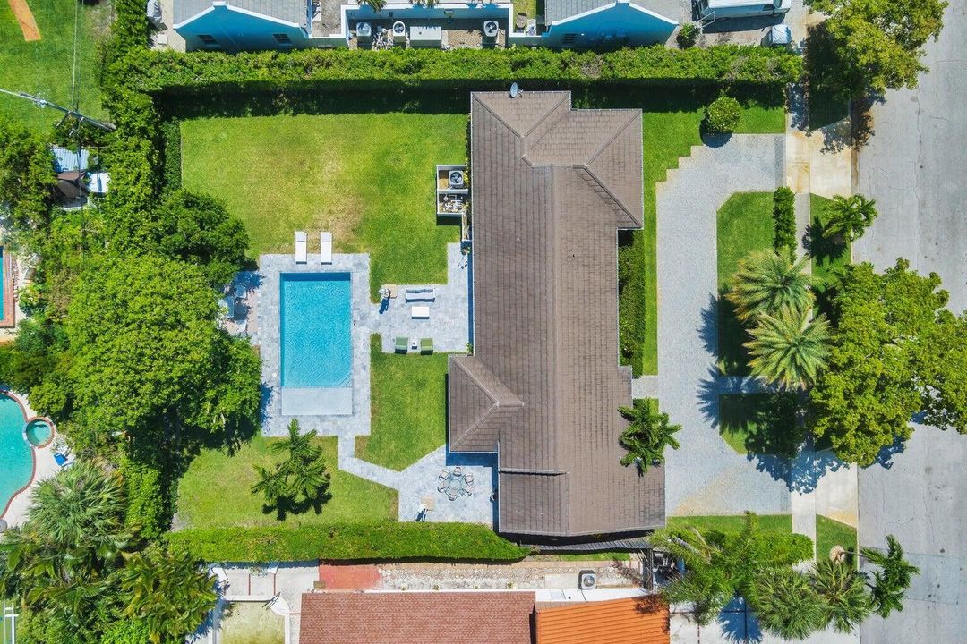 For Rent: $15,000 (3 beds, 3 baths, 2040 Square Feet)