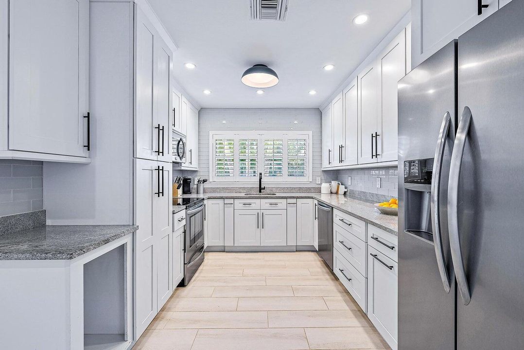 For Rent: $15,000 (3 beds, 3 baths, 2040 Square Feet)