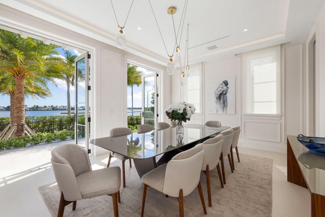 For Sale: $21,900,000 (5 beds, 7 baths, 5825 Square Feet)