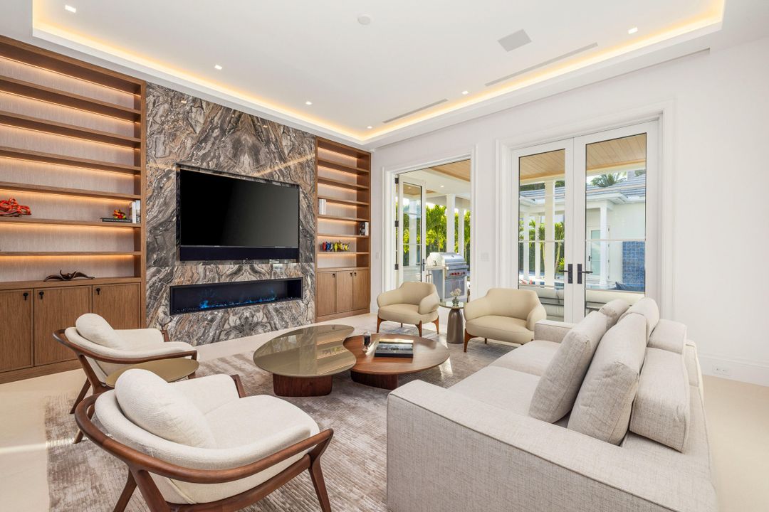 For Sale: $21,900,000 (5 beds, 7 baths, 5825 Square Feet)