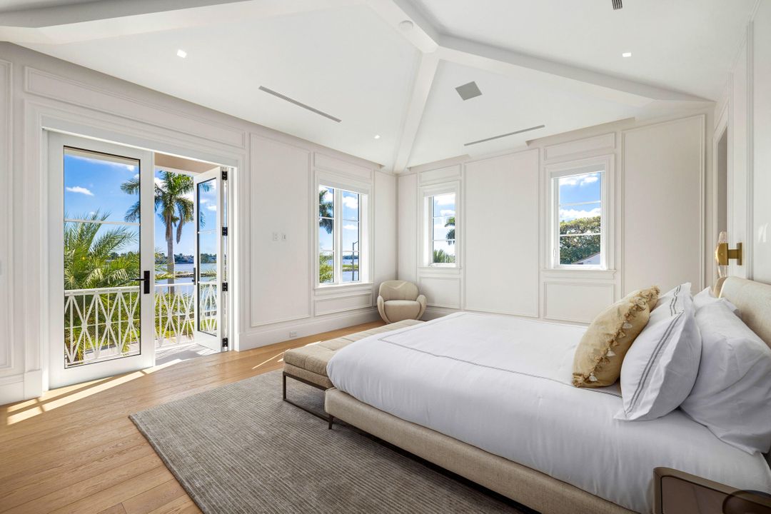 For Sale: $21,900,000 (5 beds, 7 baths, 5825 Square Feet)