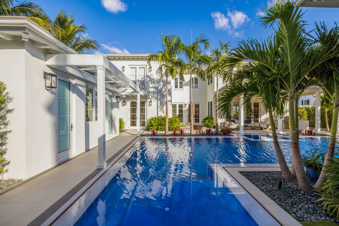 For Sale: $21,900,000 (5 beds, 7 baths, 5825 Square Feet)