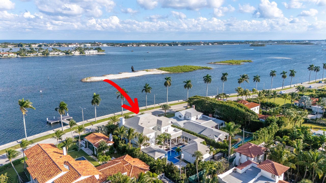 For Sale: $21,900,000 (5 beds, 7 baths, 5825 Square Feet)