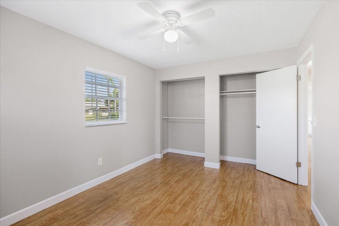 待售: $265,000 (3 贝兹, 1 浴室, 1040 平方英尺)