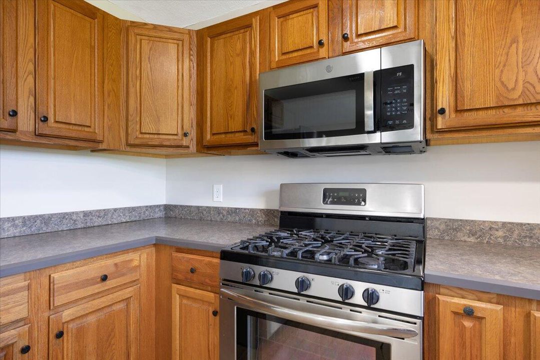 待售: $265,000 (3 贝兹, 1 浴室, 1040 平方英尺)