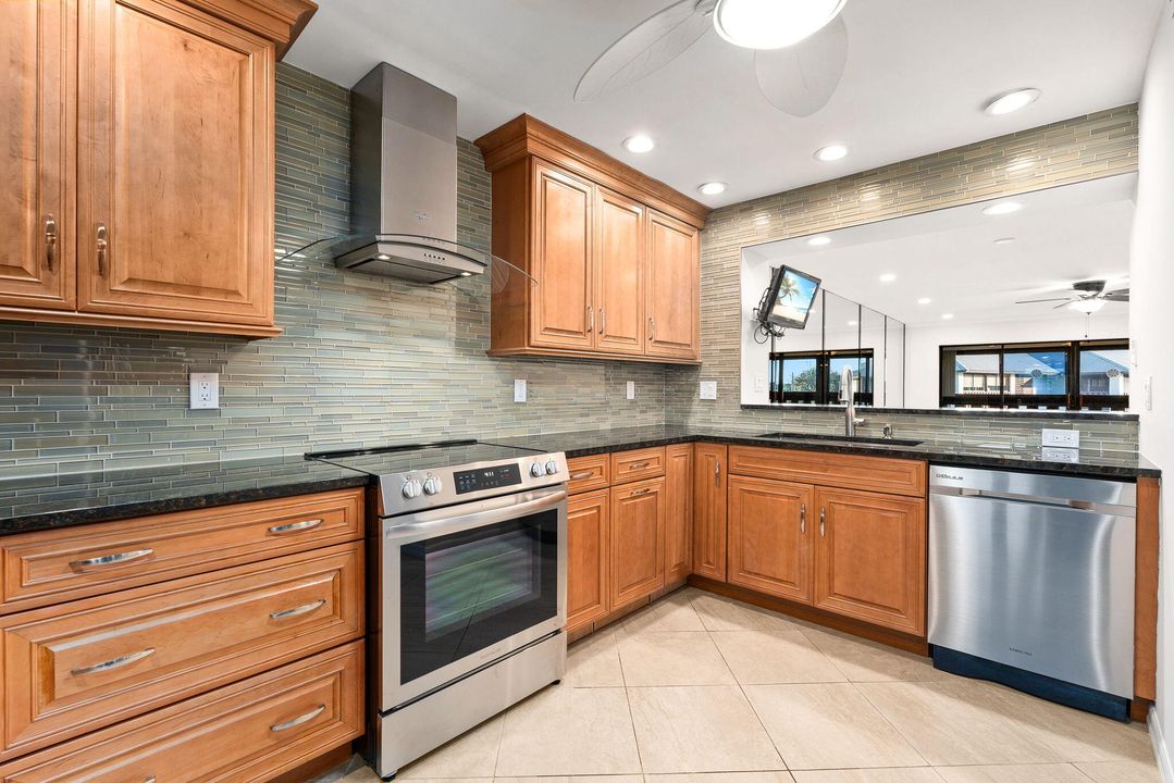 En Venta: $295,000 (2 camas, 2 baños, 1485 Pies cuadrados)