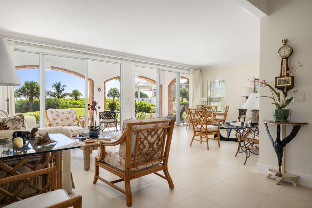 待售: $1,800,000 (3 贝兹, 2 浴室, 2168 平方英尺)