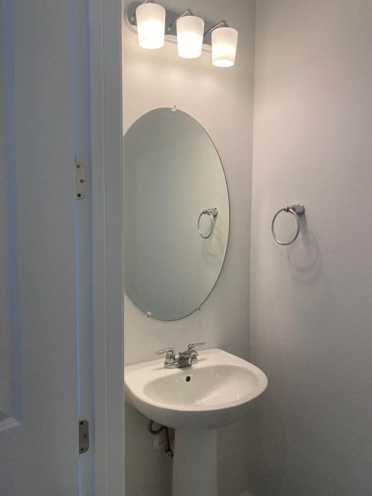 En Renta: $2,850 (3 camas, 2 baños, 1550 Pies cuadrados)