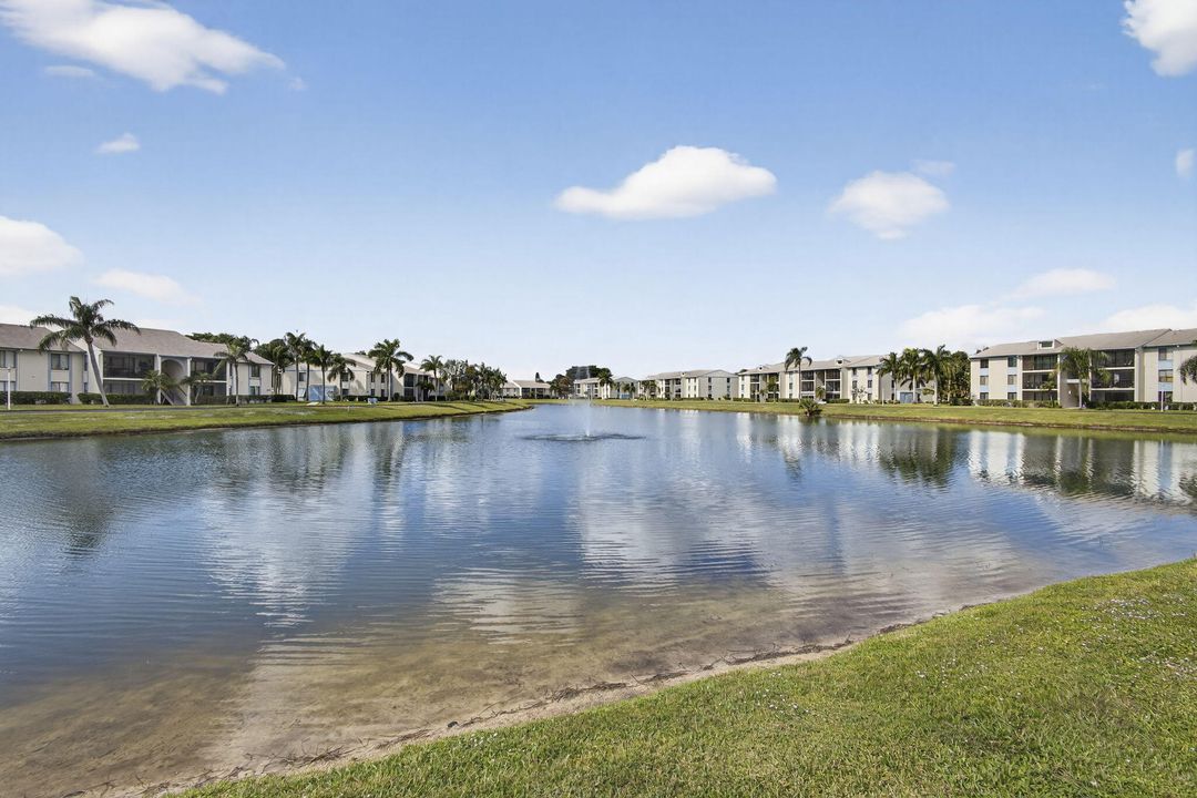 合同活跃: $2,100 (2 贝兹, 2 浴室, 1104 平方英尺)