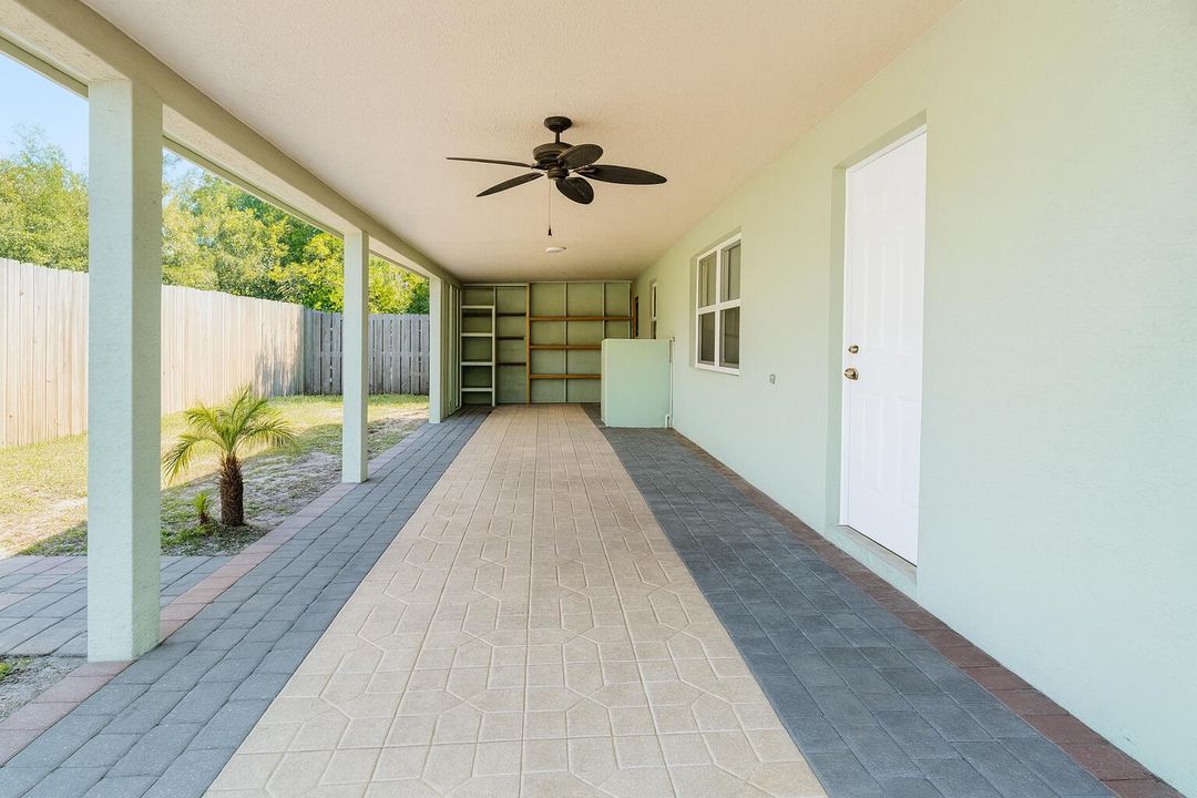 For Rent: $3,200 (3 beds, 1 baths, 936 Square Feet)