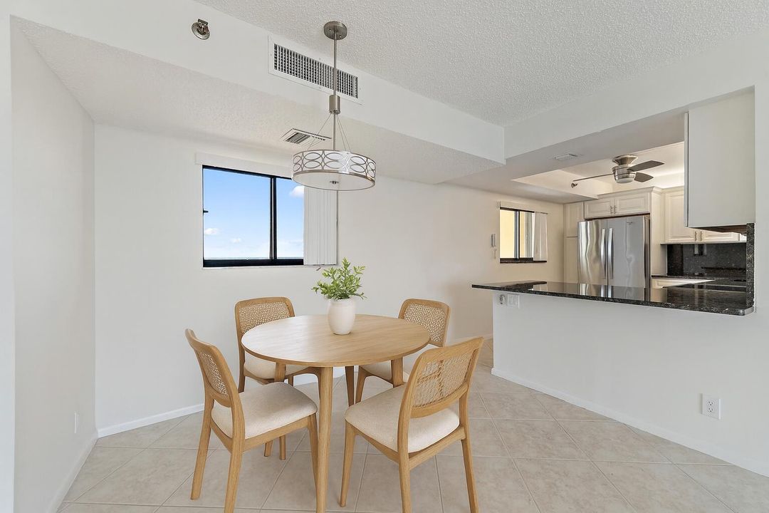 На продажу: $675,000 (2 спален, 2 ванн, 1170 Квадратных фут)