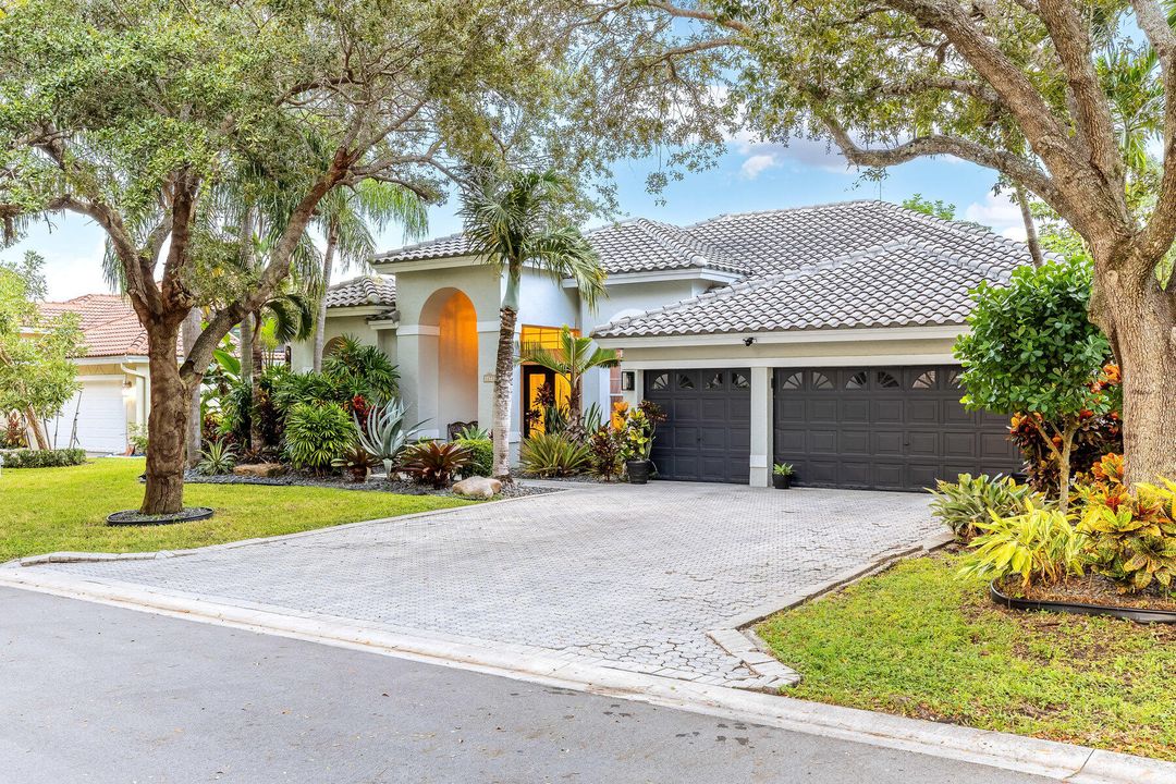 На продажу: $949,000 (4 спален, 4 ванн, 2740 Квадратных фут)