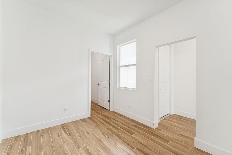 For Sale: $399,995 (2 beds, 2 baths, 1572 Square Feet)