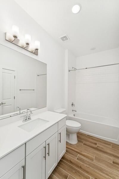 For Sale: $399,995 (2 beds, 2 baths, 1572 Square Feet)