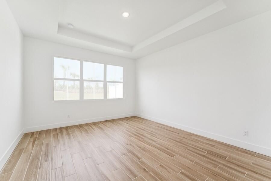 For Sale: $399,995 (2 beds, 2 baths, 1572 Square Feet)