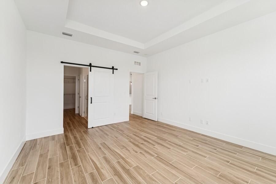 For Sale: $399,995 (2 beds, 2 baths, 1572 Square Feet)