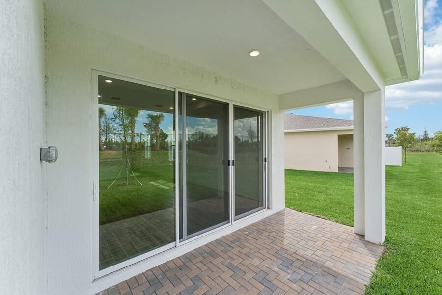 For Sale: $399,995 (2 beds, 2 baths, 1572 Square Feet)