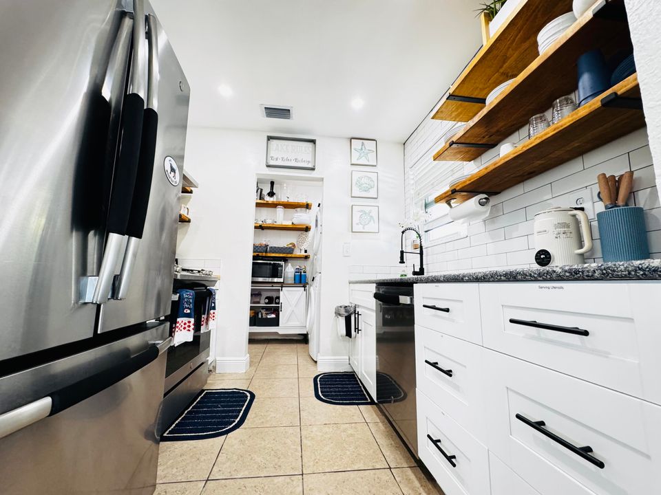 En Venta: $635,000 (3 camas, 2 baños, 1308 Pies cuadrados)