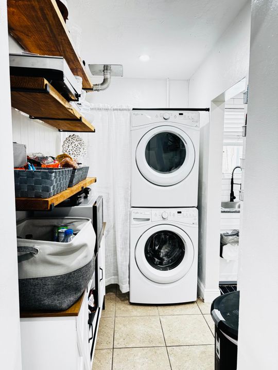 En Venta: $635,000 (3 camas, 2 baños, 1308 Pies cuadrados)