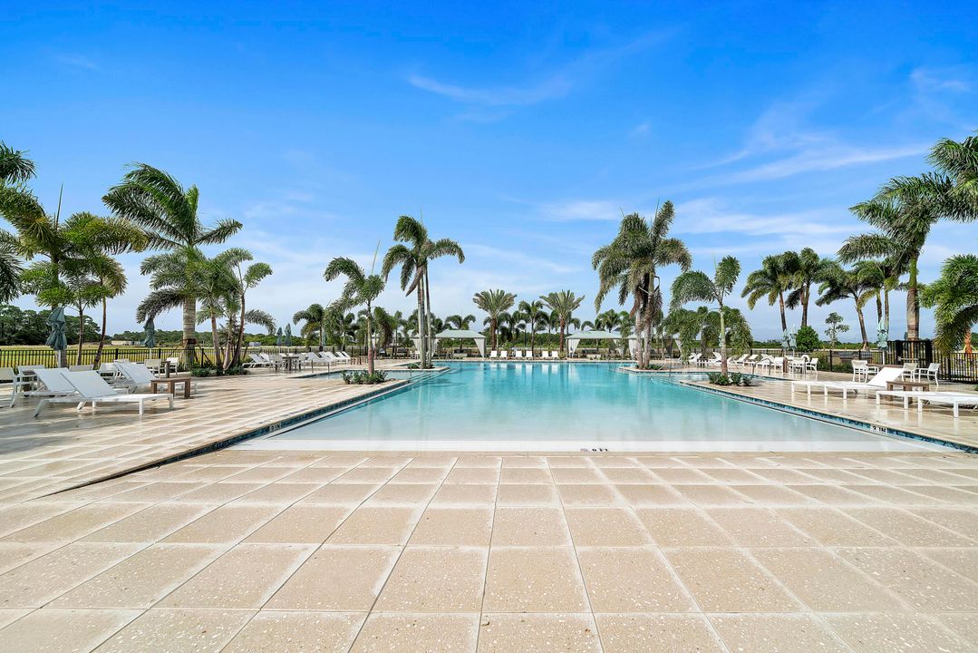 For Sale: $399,995 (2 beds, 2 baths, 1572 Square Feet)