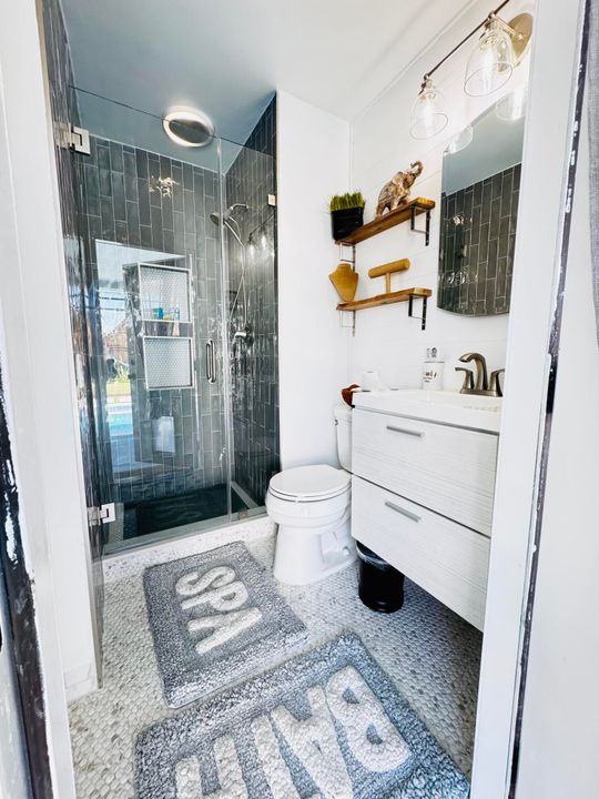 En Venta: $635,000 (3 camas, 2 baños, 1308 Pies cuadrados)