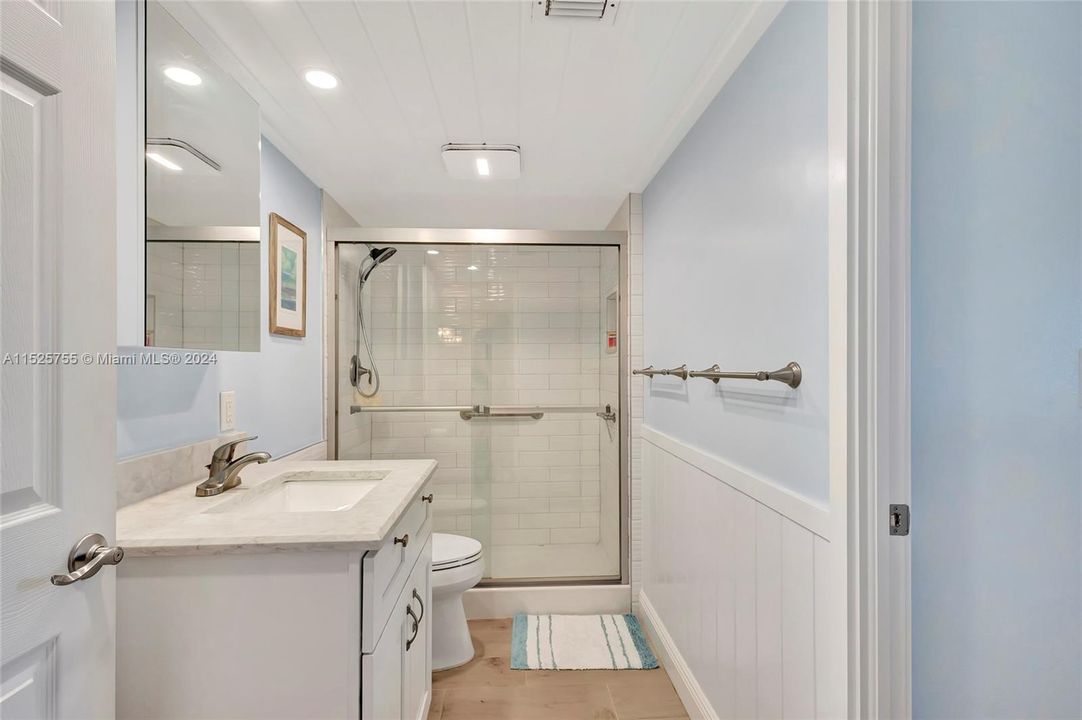 出租: $7,000 (2 贝兹, 2 浴室, 1056 平方英尺)